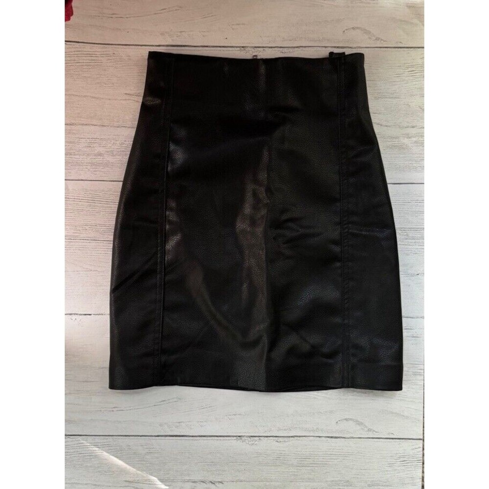 H & M, BLACK, Women’s Designer Mini-Skirt Size: 0
